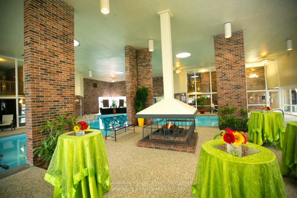country inn and suites pool area